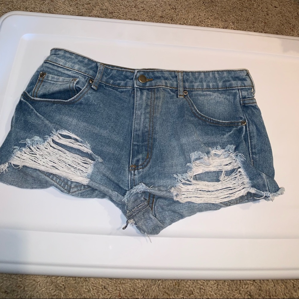 ⭐️Forever 21 denim shorts⭐️